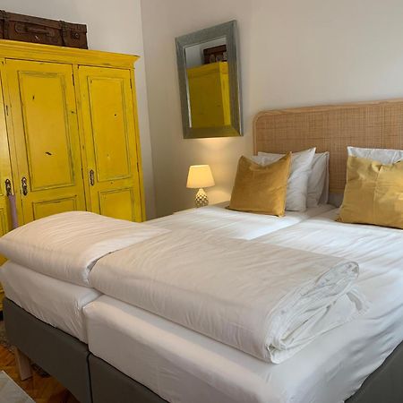 Beautiful Private Room Next To Lisbon - New Paco de Arcos Bagian luar foto