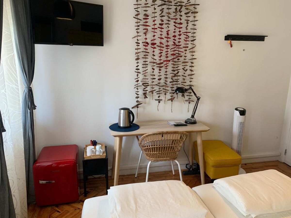 Beautiful Private Room Next To Lisbon - New Paco de Arcos Bagian luar foto